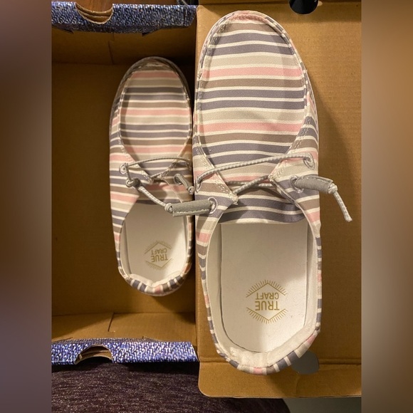 {True Craft} Multi Stripe Chulka Bungee Comfort Sneakers - Picture 1 of 6